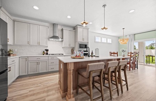 Meridian Casa | NEW! Relax, Play & Stay! Contemporary Fam Friendly Home with Firepit, Bikes (2) & Community Perks