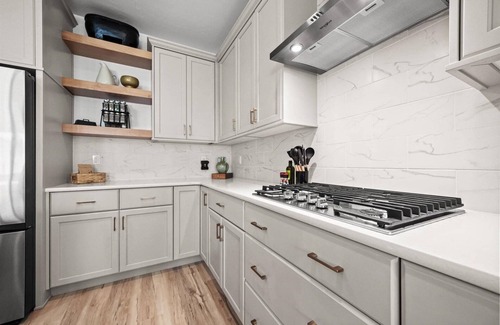 Meridian Casa | NEW! Relax, Play & Stay! Contemporary Fam Friendly Home with Firepit, Bikes (2) & Community Perks