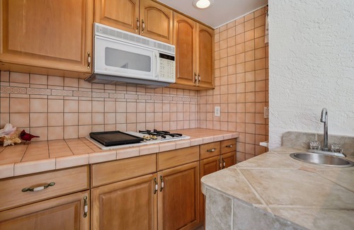 Crown Pointe Casa | NEW! Relaxed Tropical Retreat 5 miles to Beach