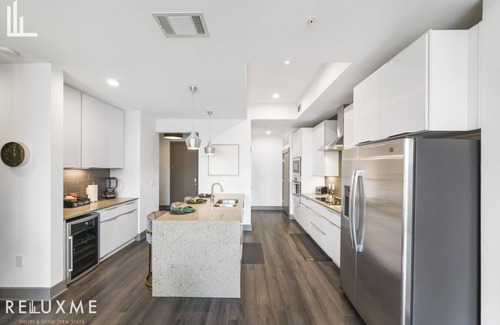 Second Ward Apartamento | NEW Reluxme | High-Rise Escape 2BD w/King Top Amenities🏙️