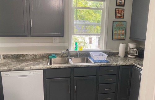 Springfield Casa | New remodel three bedroom house in pleasant Springfield