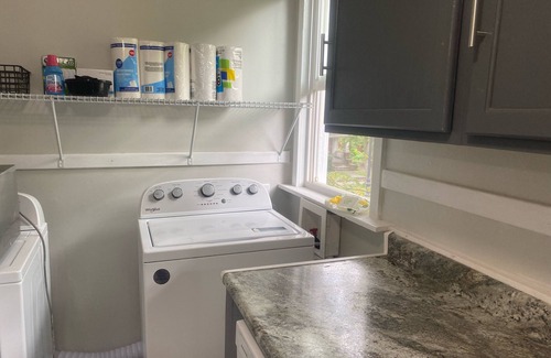 Springfield Casa | New remodel three bedroom house in pleasant Springfield