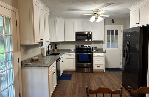 Stormstown Casa | New Remodeled home. Quiet family neighborhood. 15 mins to PSU.