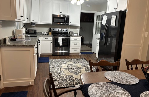 Stormstown Casa | New Remodeled home. Quiet family neighborhood. 15 mins to PSU.