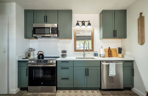 Cedar Creek Reservoir Casa | New! Remodeled Lakefront Home: Hot Tub/Kayak: Book Now - Have Fun!