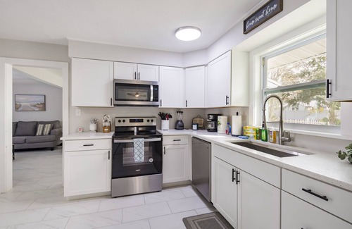 North Trail Casa | NEW Remodeled Pool Home w/ Mini Golf By Downtown