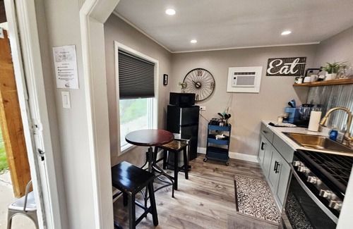 Glenwood Springs Cabina | NEW! Remodeled Cozy Rustic-Luxury w/Kitchen