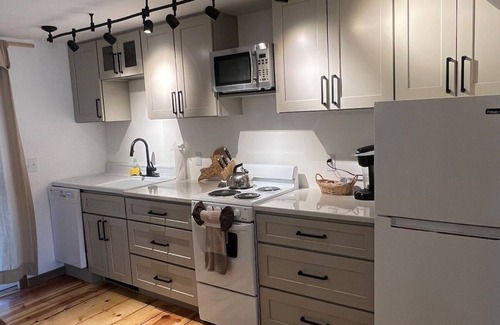 Canaan Otro | NEW RENO - Chalet-style farm loft near Tanglewood
