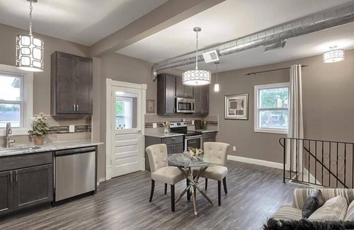 St. Louis Condominio | ☆ Nueva renovación ☆ Carondelet Park ☆ Holly Hills ☆ Yard