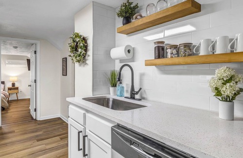 Berea Casa | New! Renovated 1BR w/ King: Modern Comfort