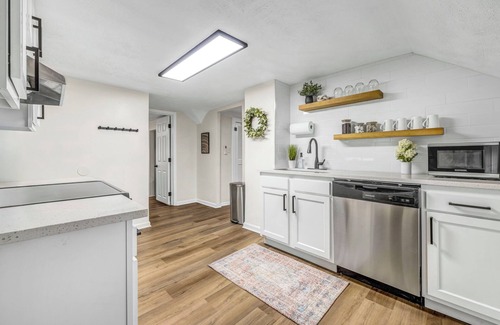 Berea Casa | New! Renovated 1BR w/ King: Modern Comfort