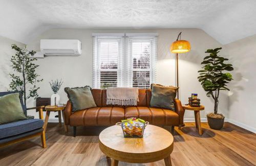 Berea Casa | New Renovated 1BR with King Modern Comfort
