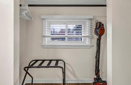 Berea Casa | New Renovated 1BR with King Modern Comfort
