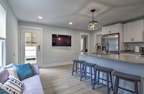 The Point Apartamento | NEW! Renovated 2 Bed 2 Bath Apartment Downtown
