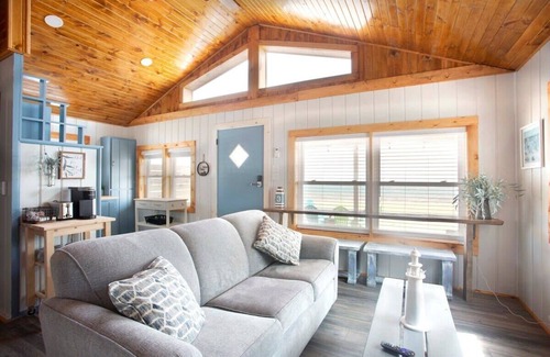 Greenbush Cabina | New renovated bathroom & new roof - Lake Huron 2!