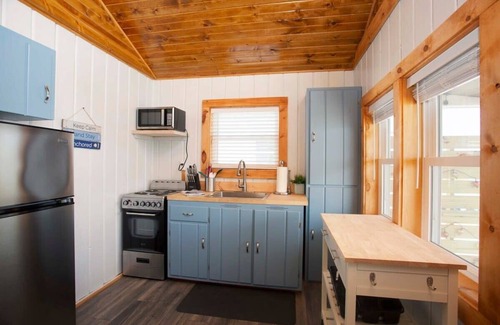 Greenbush Cabina | New renovated bathroom & new roof - Lake Huron 2!