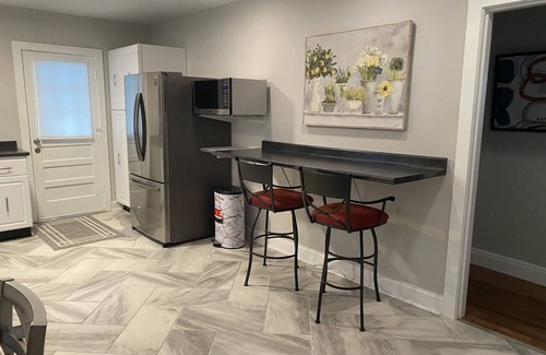 Whitehaven Casa | New renovated cottage near Graceland and Beale Street