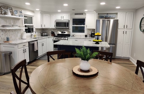 Newaygo Casa | NEW - Renovated Cottage on Beautiful Bills Lake