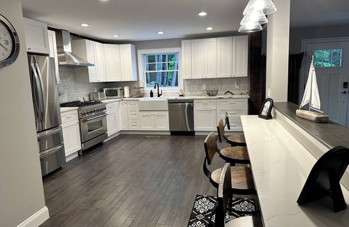 Lake Luzerne Casa | New Renovated Farmhouse , On the Hudson River. Close to Lake George & Saratoga