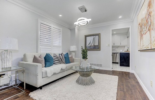 Steeles Casa | NEW RENOVATION WOODS VIEW 2 MINS TO PACIFICMALL