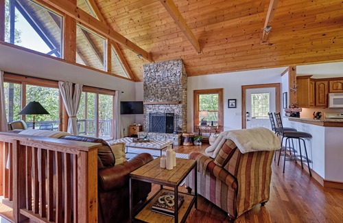 Cullowhee Casa | New Rental : Enjoy Lake Glenville & Mountain Views from Hilltop Haven