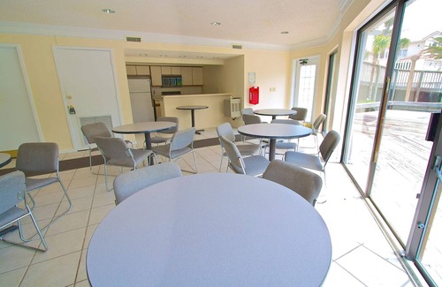 Butler Beach Apartamento | New Rental Free Tickets on Short Stays