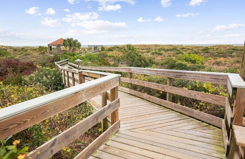Butler Beach Apartamento | New Rental Free Tickets on Short Stays