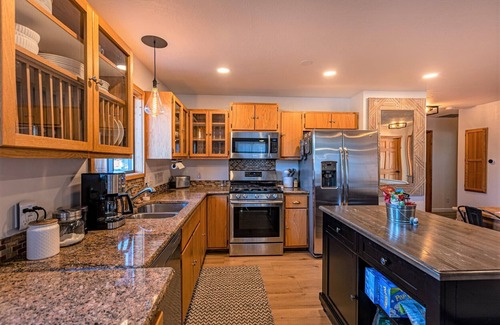 Pagosa Highlands Cabina | New Rental! Great Vacation Home. Close to Lake Hatcher and San Juan Forest.
