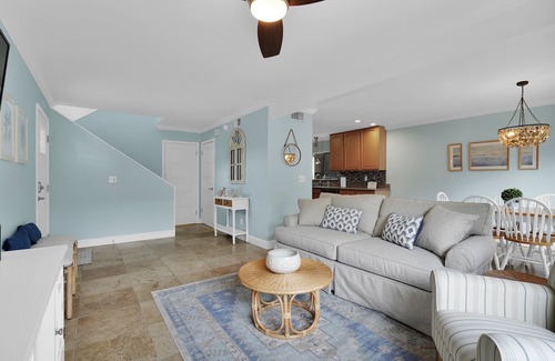 Jacksonville Casa | New rental house less than 2 blocks from the beach!