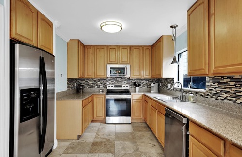 Jacksonville Casa | New rental house less than 2 blocks from the beach!