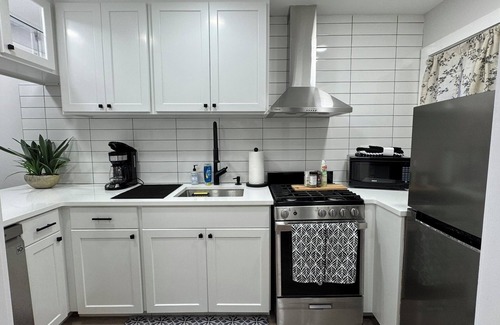Hampton Bays Casa | New Rental! Prime location in Hampton Bays, 1 Bed/1 Bath Townhome