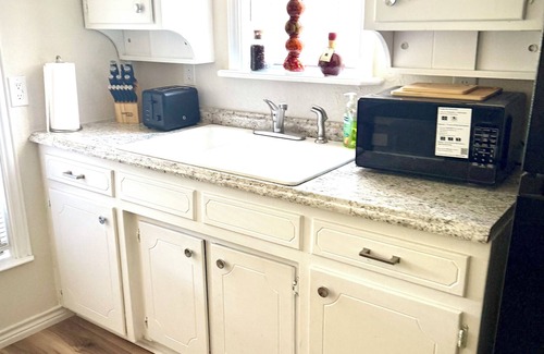 Weatherford Casa | New Rental Promo, Discounted Rate! 2Bed/2Bath Home, Walk to Downtown Weatherford
