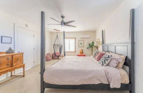 Twentynine Palms Casa | NEW! Rising Star Cactus Villa @ Joshua Tree - Hot Tub, Fire Pit & Outdoor Shower