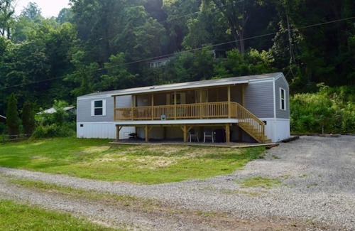 Draper Casa | New River Waterside Delight; w optional RV hookup