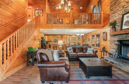 Ellijay Casa | New Riverfront Retreat - Sleeps 12 Ellijay