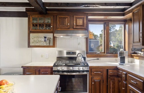 Salem Casa | NEW Robert Manning Place Historic 1824 Salem Home with Parking Walk to Downtown
