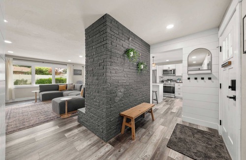 Spokane Casa | NEW Roomy Home for Families Private Hot Tub!