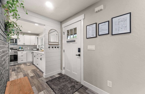 Spokane Casa | NEW Roomy Home for Families Private Hot Tub!