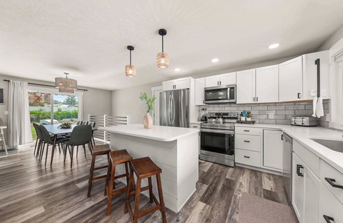 Spokane Casa | NEW Roomy Home for Families Private Hot Tub!