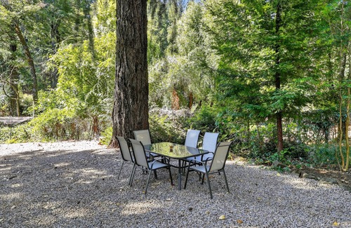 Cobb Apartamento | NEW! Rouge Cobb Mountain Hotel - Cabin 3
