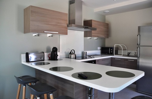 Roussillon Cabaña | New ROUSSILLON: Seasonal Rental St. Louis John's Wort
