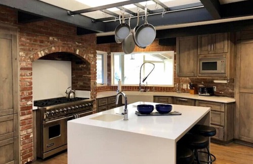 Mariposa Casa | NEW Rustic Mountain Retreat - 30 mi. from Yosemite