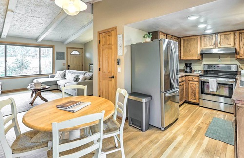 Kings Valley Casa | NEW! Scenic Conifer Retreat w/ Hot Tub on 1 Acre!