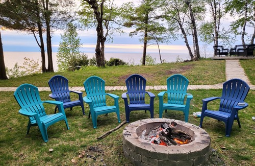 Manistee Casa | NEW Scenic Lake Michigan House w/ Direct Access to Private Beach