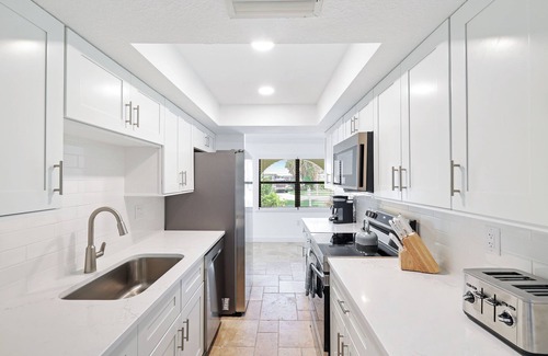 Pelican Bay Casa | NEW! Sea La Vie - Pickleball close-Walk to Beach-Heated Pool-Monthly Discount!