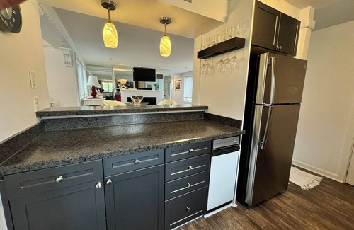 Mews Village Condominio | New Seabury 2 Bedroom 2 Bathroom Close to EVERYTHING! Fireplace!