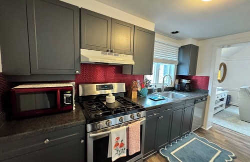 Mews Village Condominio | New Seabury 2 Bedroom 2 Bathroom Close to EVERYTHING! Fireplace!