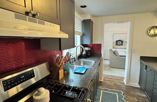 Mews Village Condominio | New Seabury 2 Bedroom 2 Bathroom Close to EVERYTHING! Fireplace!