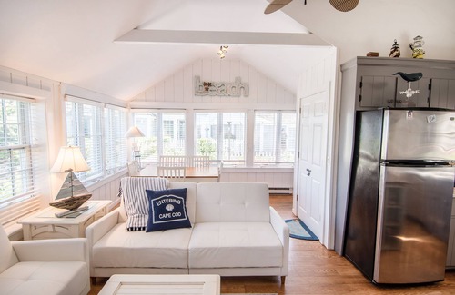 Mashpee Casa | Nueva cabaña de Seabury Beach con impresionantes vistas al mar, a pasos de playa privada