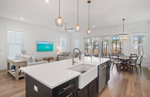 Village of Sugar Beach Casa | New Seagrove Home - Steps to Beach, Bikes, Pool